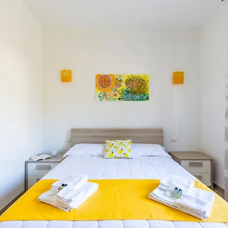 Il Riccio Di Sole A Meno Di 5 Minuti Da Sorrento Apartment