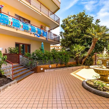 Il Riccio Di Sole A Meno Di 5 Minuti Da Sorrento Apartment Sant'Agnello