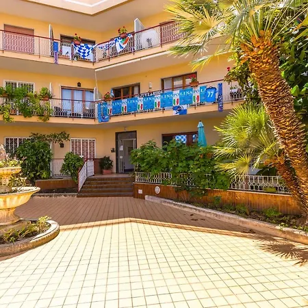 Il Riccio Di Sole A Meno Di 5 Minuti Da Sorrento Apartment